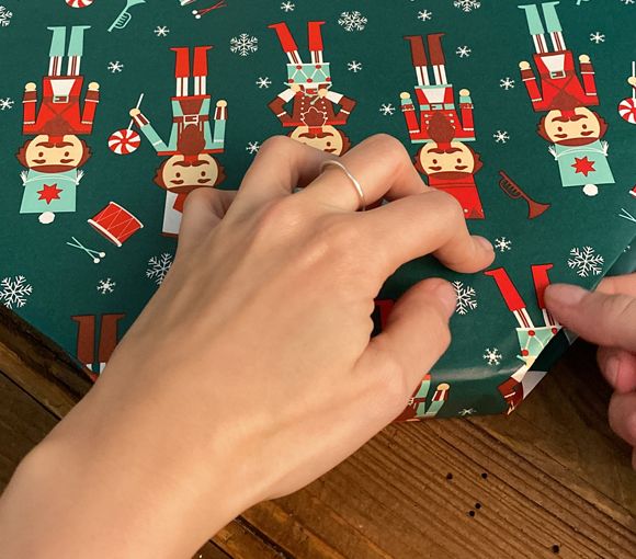 media/image/Geschenk_anders_verpacken_Step3.jpg