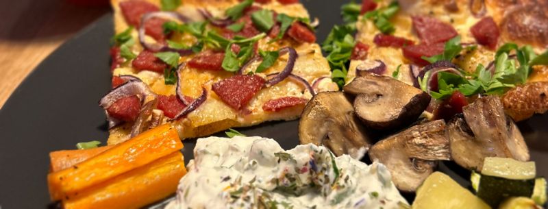 Wat leckeres: Flammenkuchen mit Ofengemüse